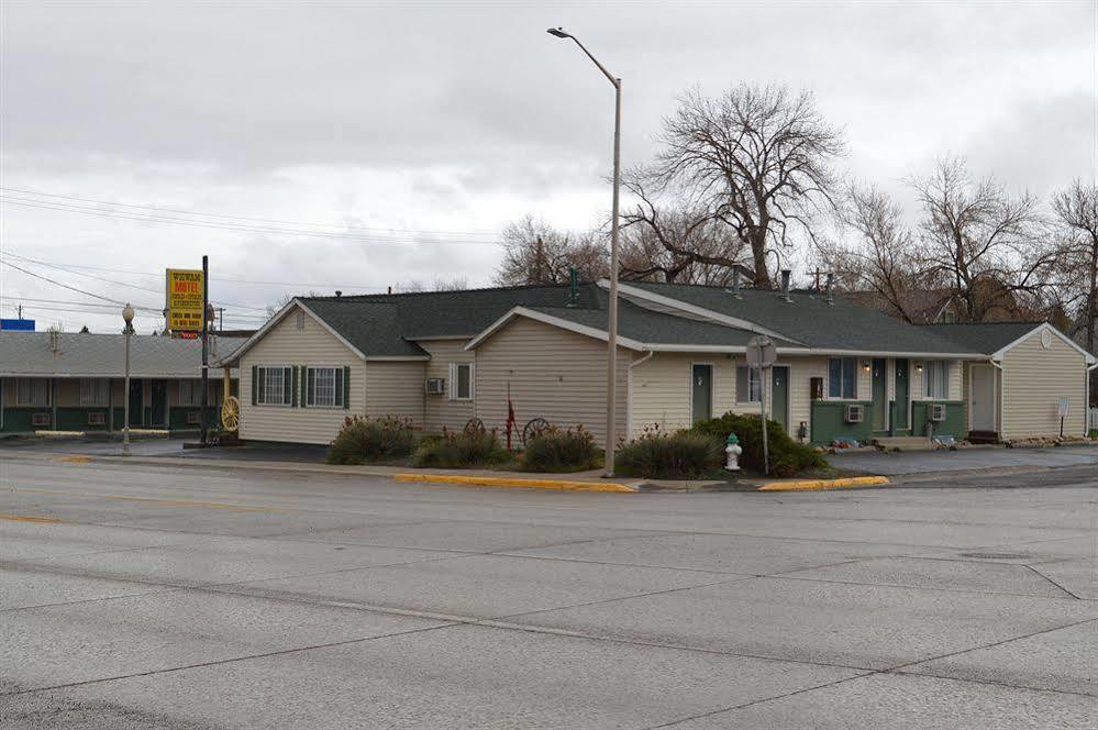Motel Wigwam 2*